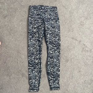 Lululemon crop workout pants